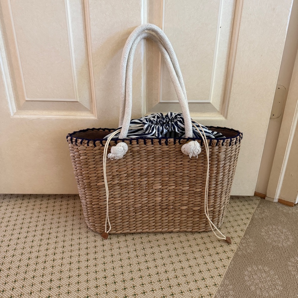 Kayu Woven Straw Shoulder Bag with Rope Handles